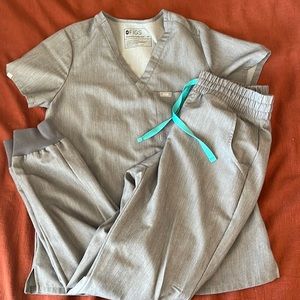 Graphite Figs scrubs